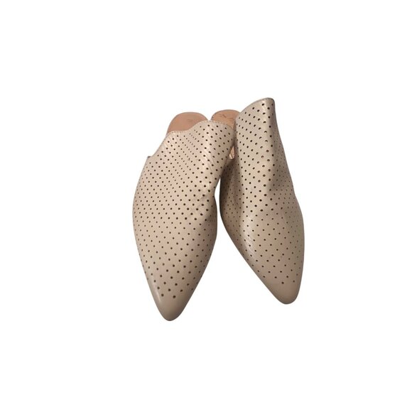 Mi.Im Perforated Beige Pointed Toe Mules Size 9 - Picture 2 of 5